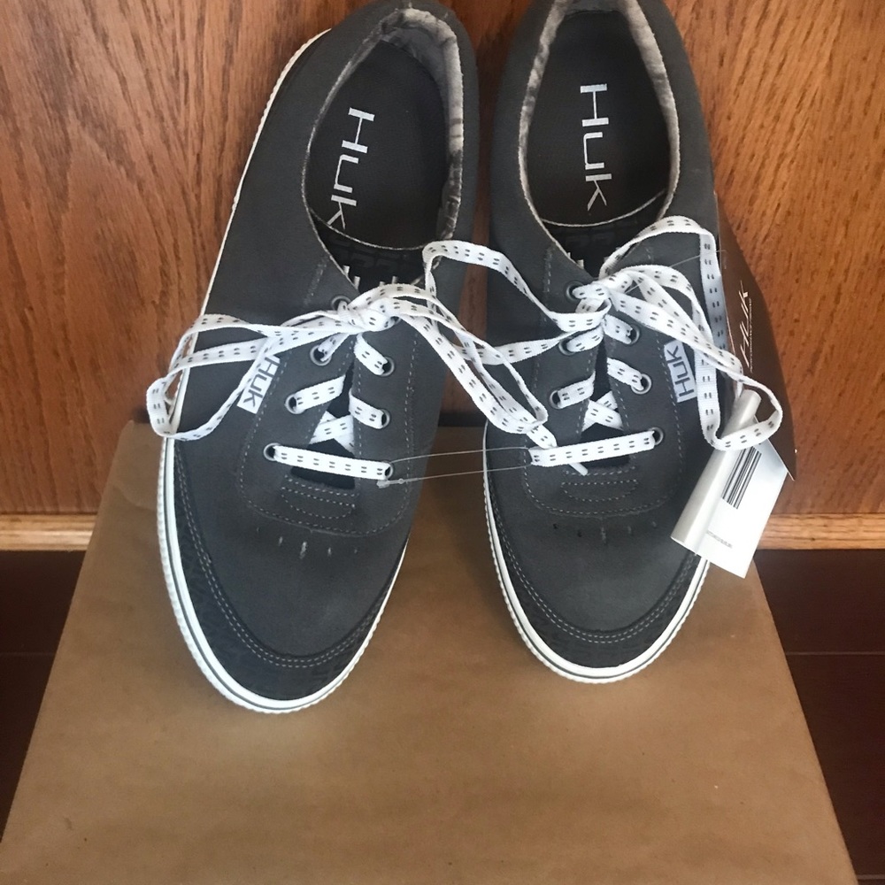 “BRAND-NEW” ON SALE NOW   MEN'S HUK LACE-UP SNEAKERS/ 50% SAVINGS - Picture 8 of 15
